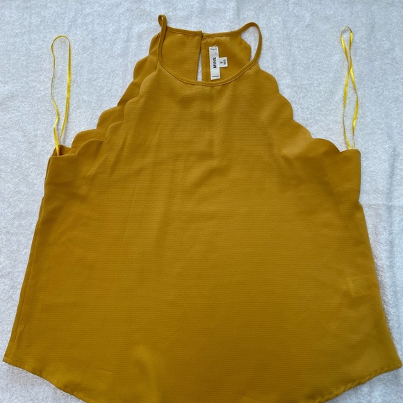 🟢 Dressy Gold tank top size small - Picture 9 of 9